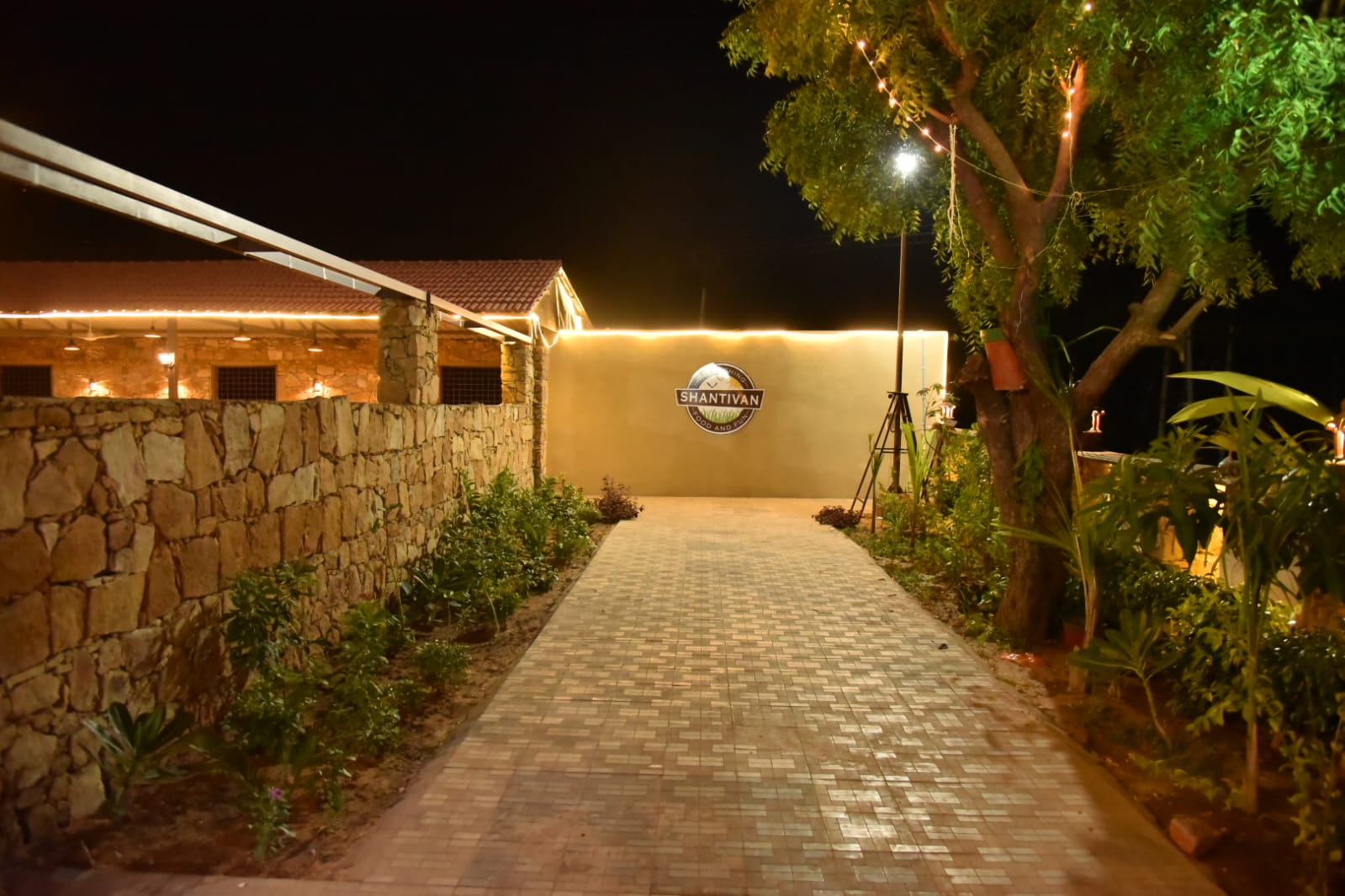 Garden dining